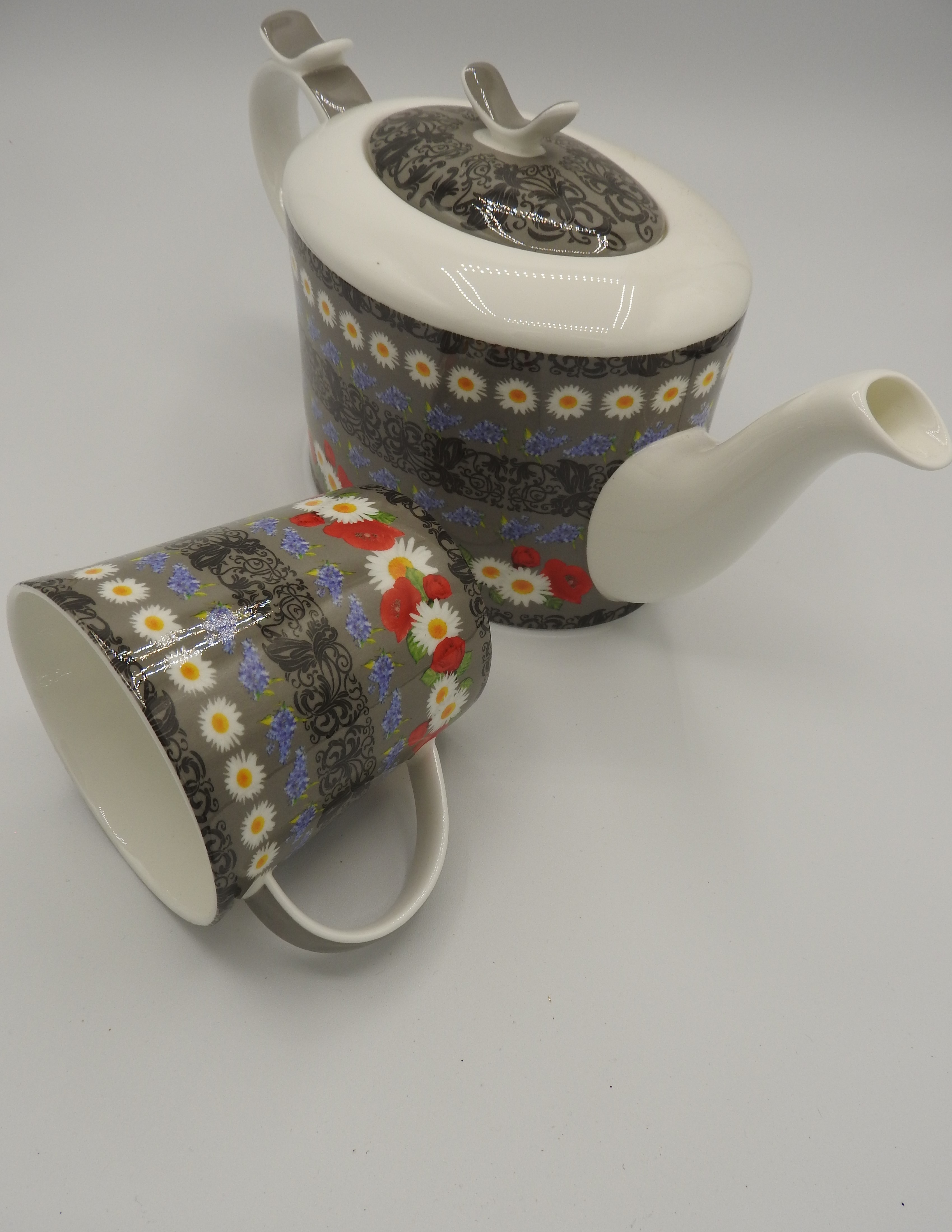 Tasse Brillantporzellan Modern - Dekor grau mit Blumen